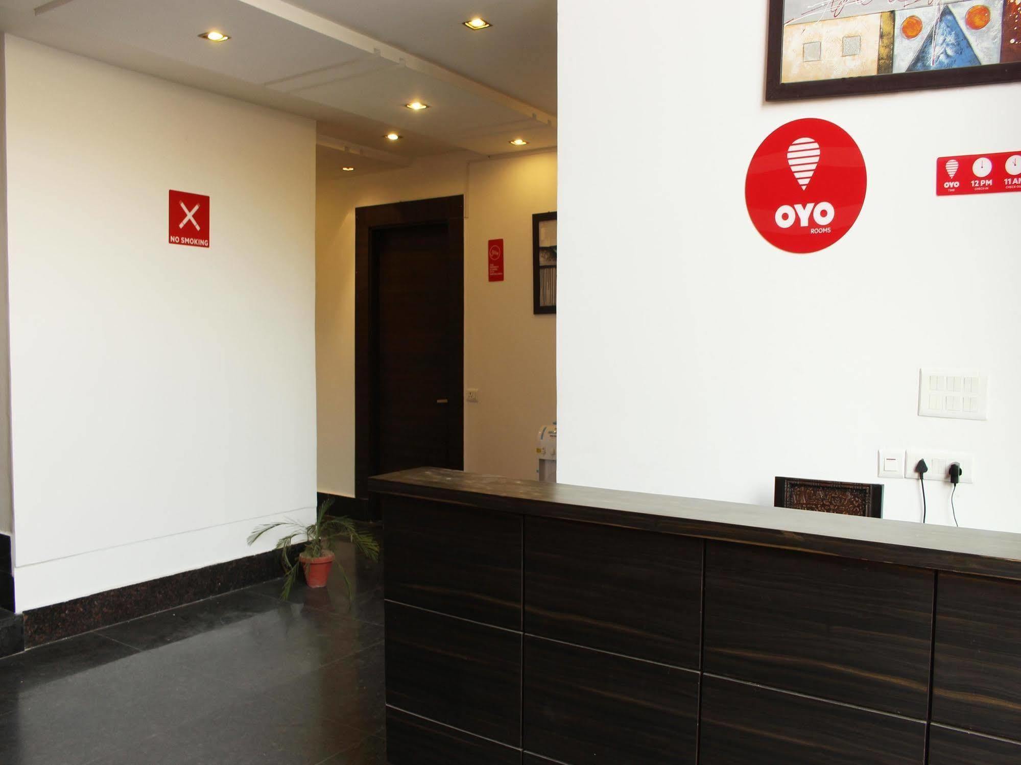 فندق Oyo Flagship 387 Moulsari Avenue غورغاون المظهر الخارجي الصورة