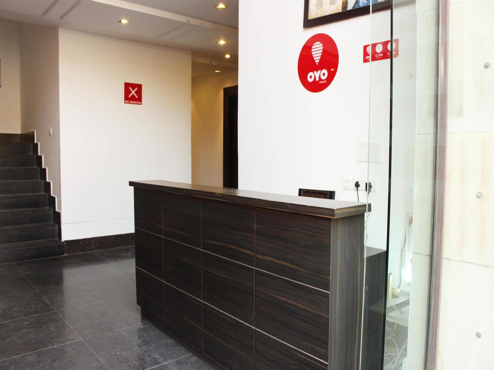 فندق Oyo Flagship 387 Moulsari Avenue غورغاون المظهر الخارجي الصورة
