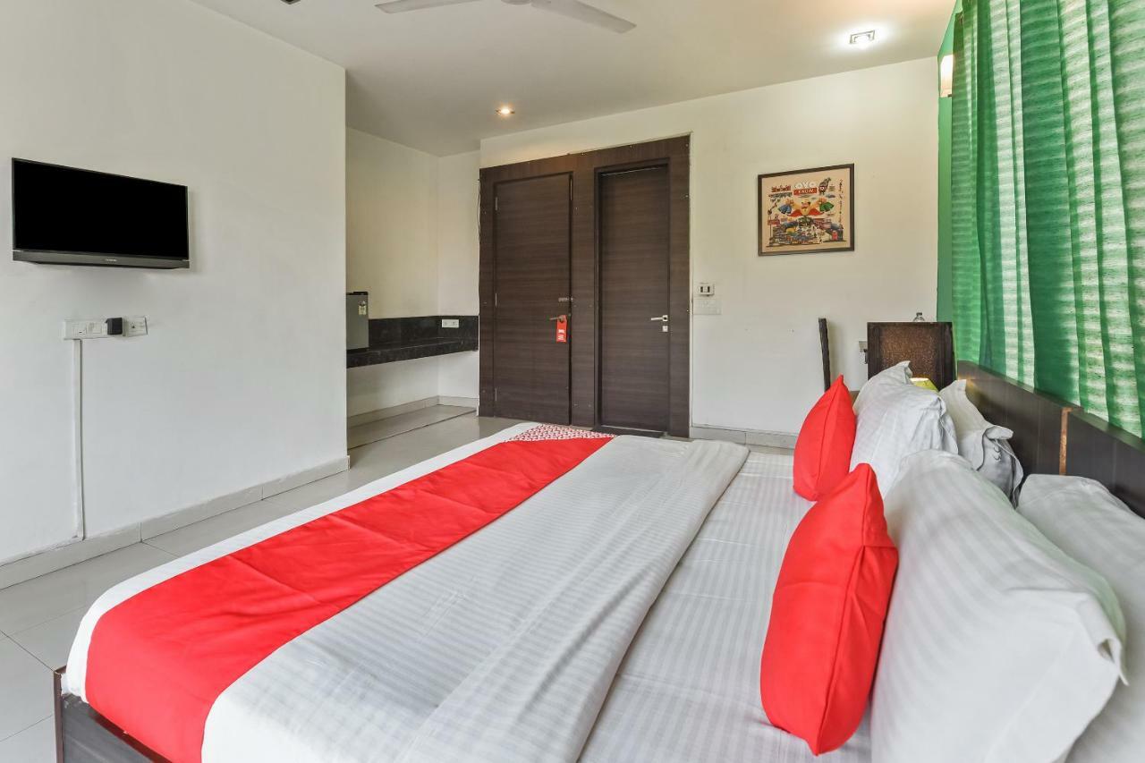فندق Oyo Flagship 387 Moulsari Avenue غورغاون المظهر الخارجي الصورة