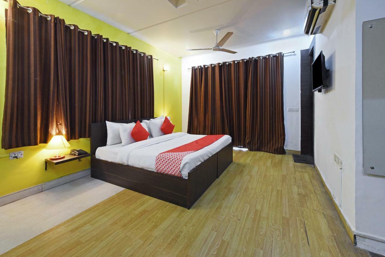 فندق Oyo Flagship 387 Moulsari Avenue غورغاون المظهر الخارجي الصورة