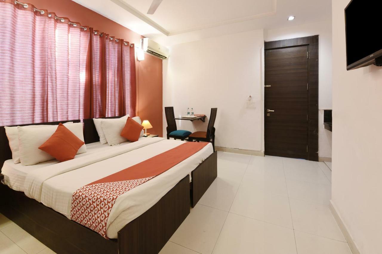فندق Oyo Flagship 387 Moulsari Avenue غورغاون المظهر الخارجي الصورة